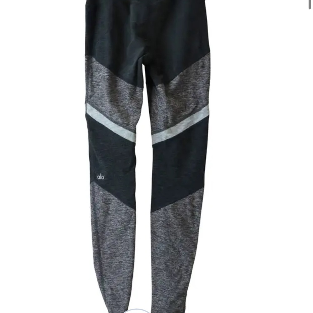 ALO Yoga Two-Tone Black and Gray Leggings- gently worn
Size M